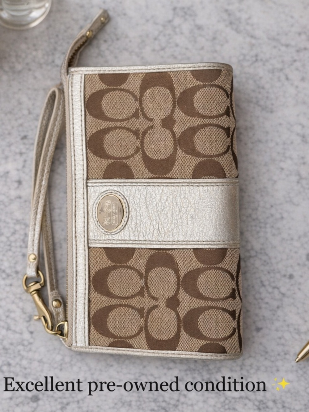 COACH ZIPPERED WALLET